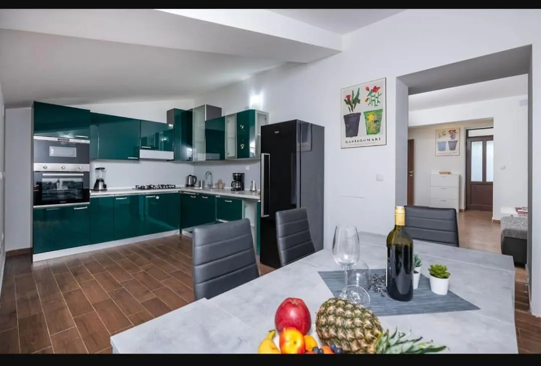 Villa Dajana Loborika 0*,  Croazia